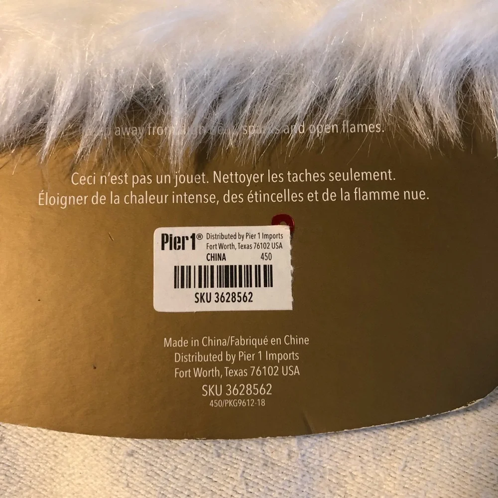 Pier‎ 1 White fabric wine cover/Decor